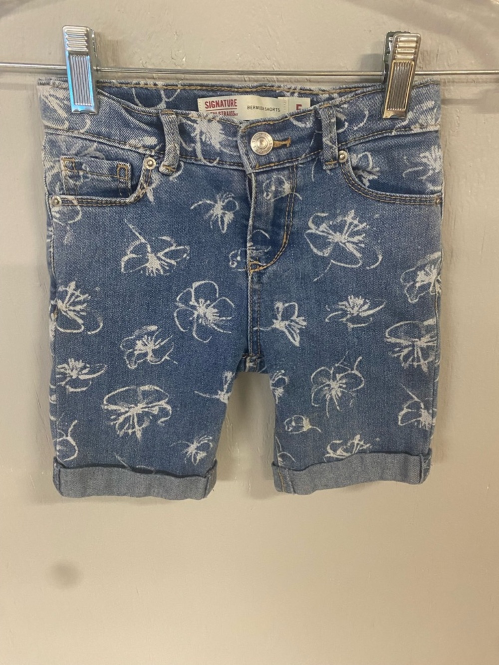 Girls Signature By LEVI STRAUSS & Co. Bermuda Shorts .